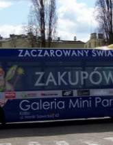 Reklama na autobusie.